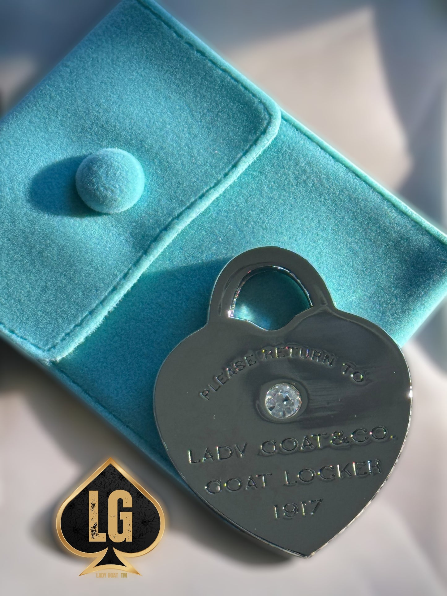 Lady Goat & CO. 25”