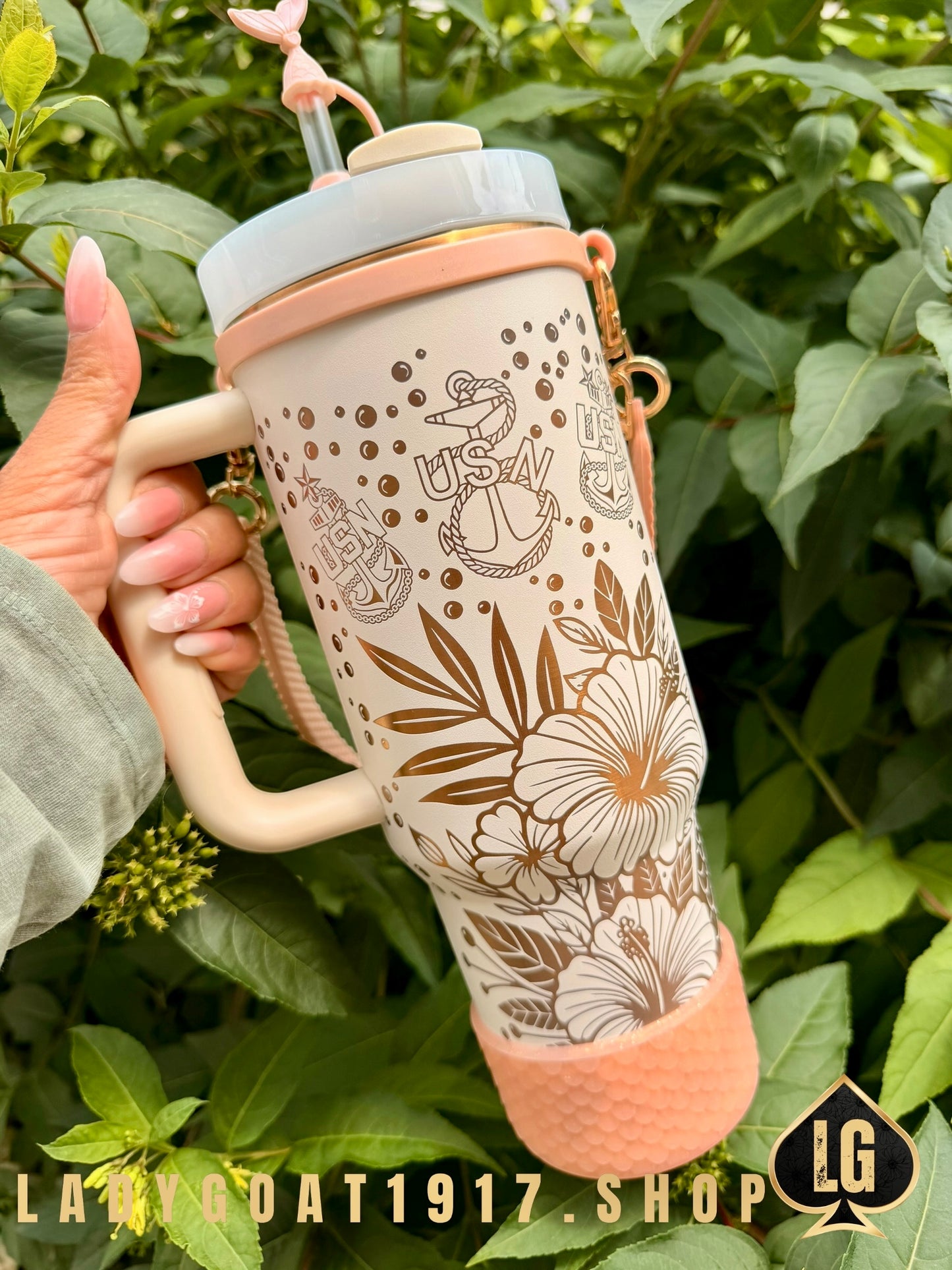 Chief Season Crest 40oz Tumbler Cream W/ Accesories