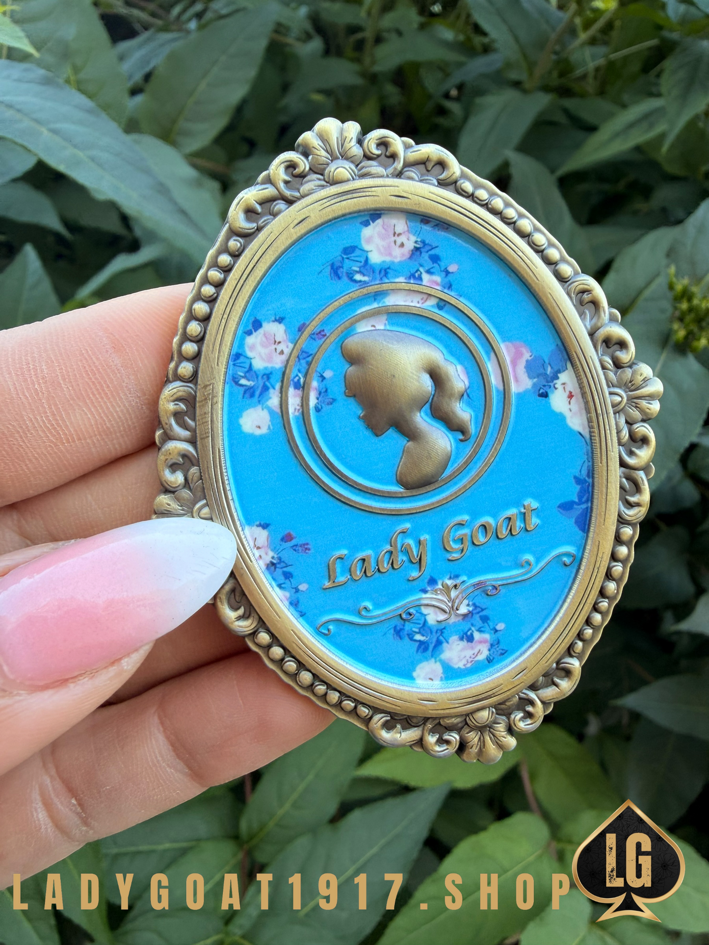LADYGOATFANCY V2 25” BLUE