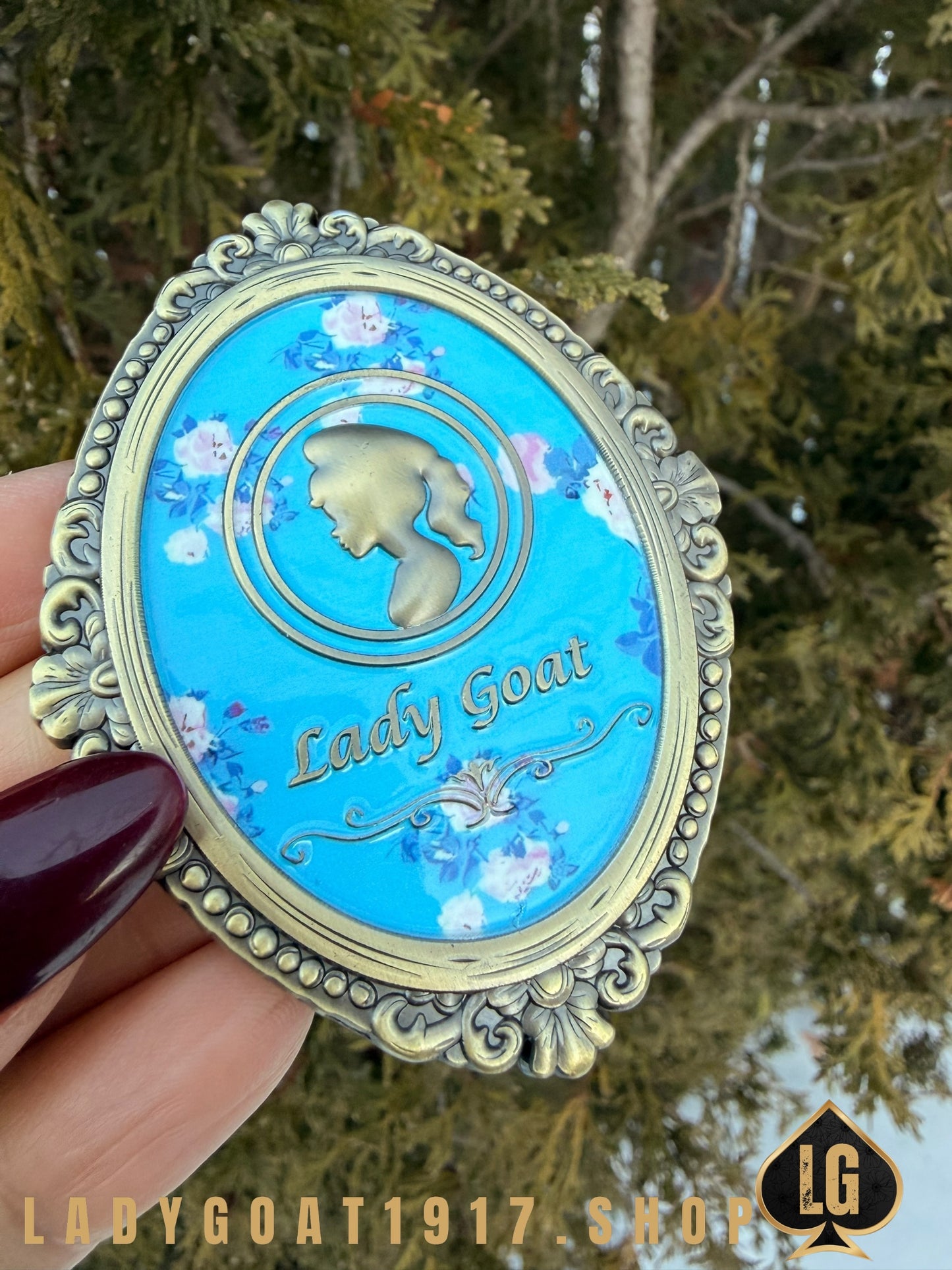 LADYGOATFANCY V2 25” BLUE